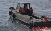 鴨緑江で渡河訓練を行う中国人民解放軍（画像：デイリーNK特別取材チーム）