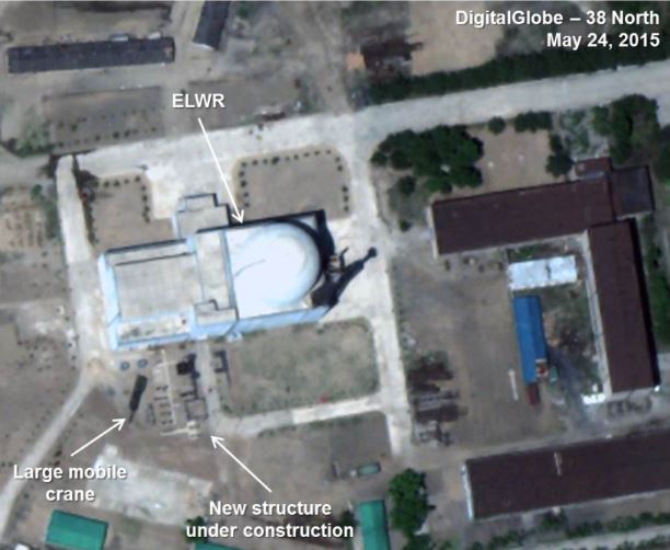 38ノースが17日に公開した寧辺の実験用の軽水炉を撮影した商業用の衛星写真（画像：38North）