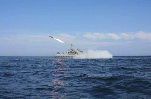 北朝鮮が公開した新型対艦ミサイル／2015年6月15日付労働新聞