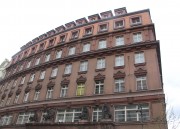 共産主義時代にチェコ秘密警察StBの本部があった建物（画像：Laika ac）