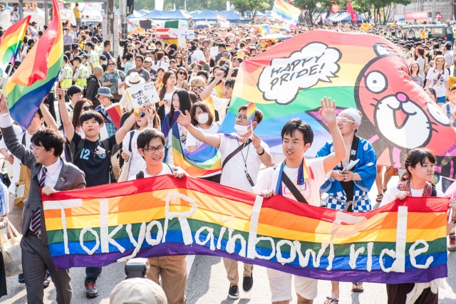 パレードに参加した東京レインボープライドの人々。（撮影：島崎ろでぃ）