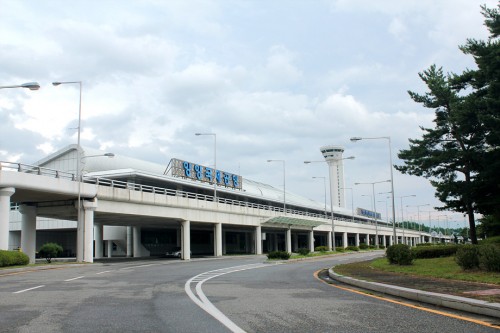 閑古鳥が鳴いている韓国の襄陽国際空港（画像：Jhoyg3）