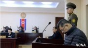 北朝鮮の法廷でうなだれる韓国系カナダ人牧師のヒョンス・リム氏