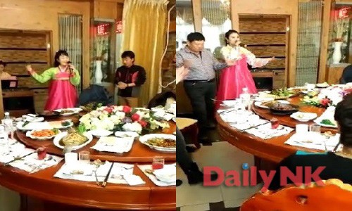 延吉の海蘭江食堂で客と一緒に歌を歌う北朝鮮出身の女性従業員（画像：デイリーNK取材班）