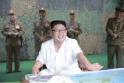 火星砲兵部隊の弾道ミサイル発射訓練を現地指導した金正恩氏（2016年7月20日付労働新聞より）