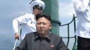 潜水艦に搭乗した金正恩氏