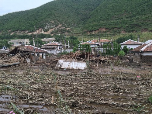水害で破壊された咸鏡北道茂山に近い村（画像：UNICEF）
