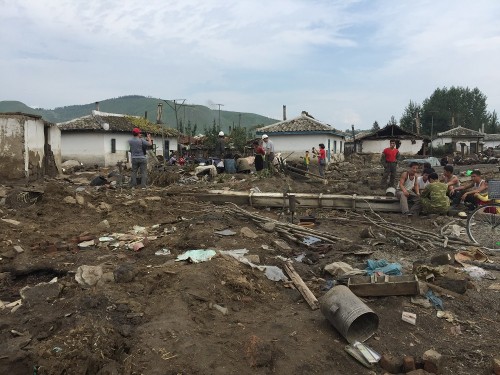水害被災地の咸鏡北道会寧市郊外の住宅地（画像：UNICEF）