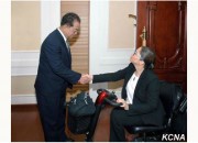 姜河国保健相を表敬訪問した国連障碍者権利特別報告者のカタリナ・デバンダス・アギラル氏（朝鮮中央通信）