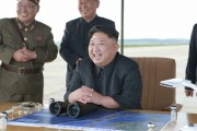 火星12型の発射訓練を現地指導した金正恩氏（2017年9月16日付労働新聞より）