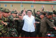 朝鮮人民軍の第1524軍部隊を視察した金正恩氏（2018年6月30日付朝鮮中央通信）