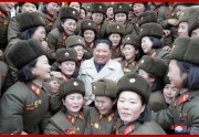 北朝鮮軍女性中隊を視察した金正恩氏（2019年11月25日付朝鮮中央通信より）