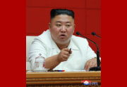 朝鮮労働党中央委員会第7期第6回総会を指導した金正恩氏（2020年8月20日付朝鮮中央通信より）