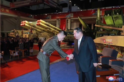 11日に開幕した国防発展展覧会「自衛ー2021」（2021年10月12日付朝鮮中央通信）