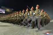 朝鮮人民軍創建90周年記念閲兵式（2022年4月26日付朝鮮中央通信）