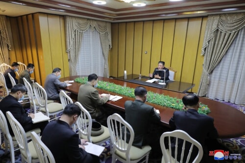 金正恩氏が国家非常防疫司令部を訪問した（2022年5月13日付朝鮮中央通信）