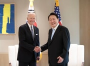韓国の尹錫悦大統領と訪韓したバイデン米大統領（韓国大統領室提供）