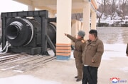 金正恩氏が大出力固体燃料エンジンの実験を指導した（2022年12月16日付朝鮮中央通信）