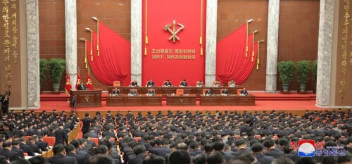 金正恩氏が労働党総会拡大会議を司会した（2022年12月27日付朝鮮中央通信）