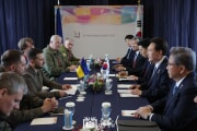 5月21日に行われた韓国とウクライナの首脳会談（韓国大統領室提供）