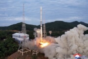 北朝鮮が5月31日に打ち上げた偵察衛星のキャリア・ロケット「チョンリマ1号」（2023年6月1日付朝鮮中央通信）
