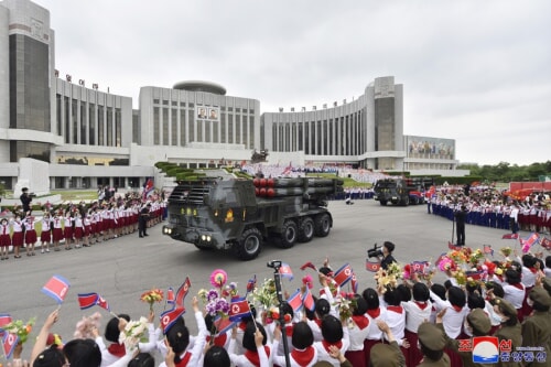 北朝鮮で少年号放射砲贈呈会が行われた（2023年6がつ7日付朝鮮中央通信）