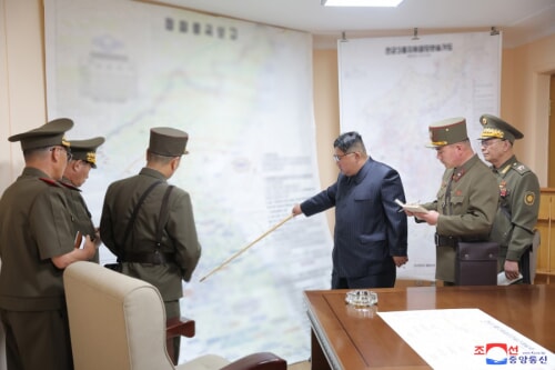 金正恩氏が北朝鮮軍指揮訓練所を訪れた（2023年8月31日付朝鮮中央通信）