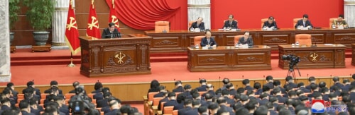 金正恩氏が労働党中央委員会第８期第９回総会拡大会議第2日会議で結語を述べた（2023年12月28日付朝鮮中央通信）