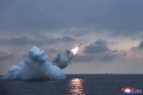北朝鮮が28日に試射した潜水艦発射巡航ミサイル「プルファサル（火矢）-3-31」型（2024年1月29日付朝鮮中央通信）