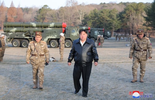 金正恩氏が西部地区砲兵部隊の射撃訓練を指導した（2024年3月19日付朝鮮中央通信）