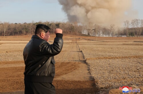 金正恩氏が西部地区砲兵部隊の射撃訓練を指導した（2024年3月19日付朝鮮中央通信）