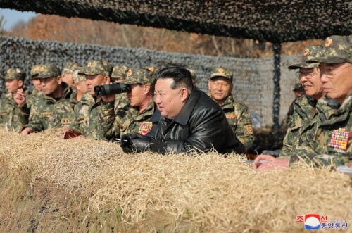 金正恩氏が北朝鮮軍戦車兵の対抗訓練競技を指導した（2024年3月14日付朝鮮中央通信）