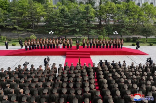 金正恩氏が金日成軍事総合大学を祝賀訪問した（2024年4月26日付朝鮮中央通信）