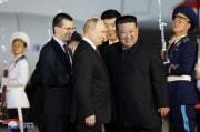 18日、ロシアのプーチン大統領が北朝鮮に到着した（2024年6月19日付朝鮮中央通信）
