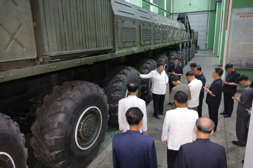 金正恩氏が国防企業所を現地指導した（2024年9月8日付労働新聞）