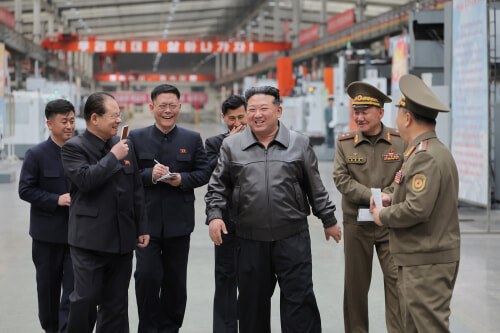 金正恩氏が第2経済委員会傘下の軍需工場を現地指導した（2025年5月7日付労働新聞）