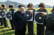 金正恩氏が狙撃部隊を視察した（2025年9月13日付朝鮮中央通信）