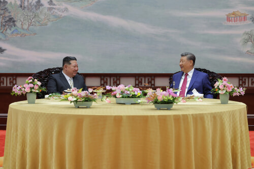 習近平氏と金正恩氏が4日、人民大会堂で会談した（2025年9月5日付労働新聞）