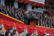 金正恩氏が労働党80周年記念大会に出席した（2025年10月10日付朝鮮中央通信）