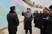 金正恩氏が淮陽軍民発電所の竣工式に出席した（2025年11月20日労働新聞）