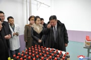 新浦市の新設工場を視察した金正恩氏（2025年12月21日付朝鮮中央通信）