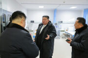 金正恩氏が亀城病院竣工式に出席した（2025年12月14日付労働新聞）