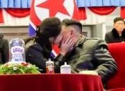 金正恩氏と娘の金ジュエ氏（朝鮮中央テレビ）